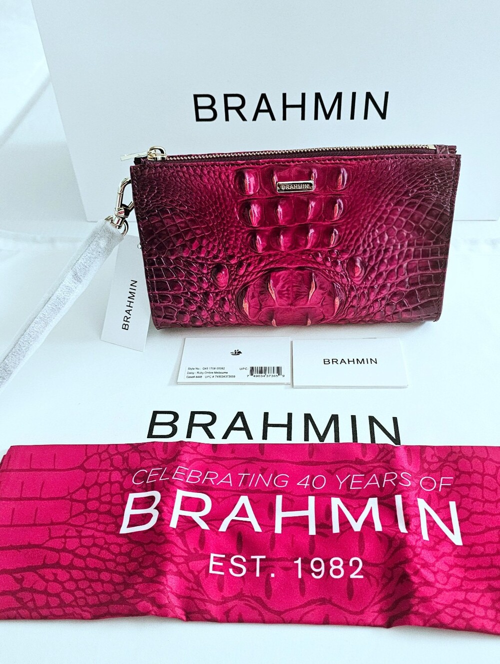 NWT Brahmin Ruby Ombre Daisy Wristlet